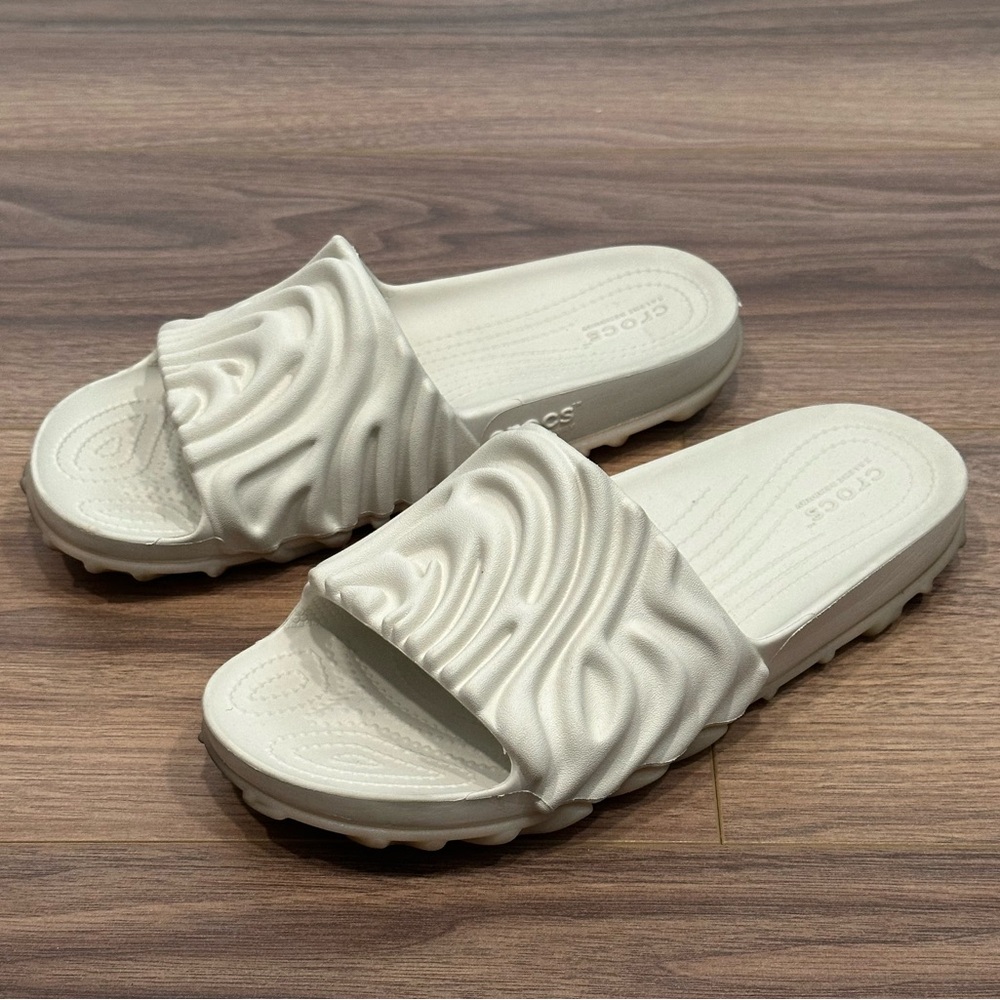 CROCS Men’s Cream Slide Sandals